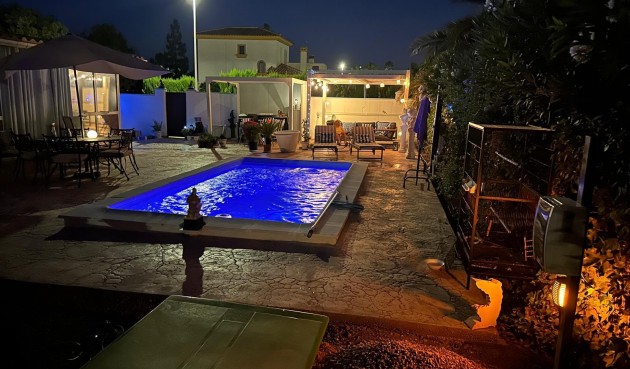 Resale - Villa -
Hondón de las Nieves - Inland