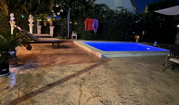 Resale - Villa -
Hondón de las Nieves - Inland