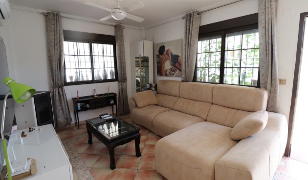 Resale - Villa -
Hondón de las Nieves - Inland