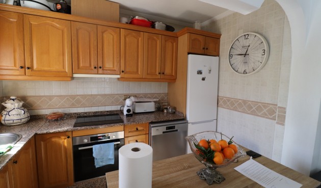 Resale - Villa -
Hondón de las Nieves - Inland