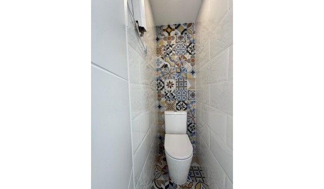 Resale - Apartment -
Torrevieja - Centro