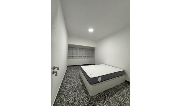 Resale - Apartment -
Torrevieja - Centro