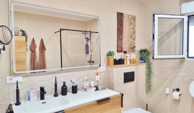 Resale - Villa -
San Miguel de Salinas - Inland