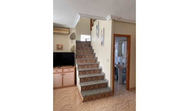 Återförsäljning - Villa -
Villamartin - Costa Blanca