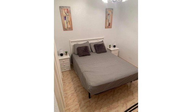 Återförsäljning - Villa -
Villamartin - Costa Blanca