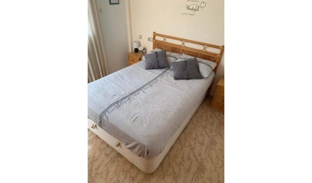 Återförsäljning - Villa -
Villamartin - Costa Blanca