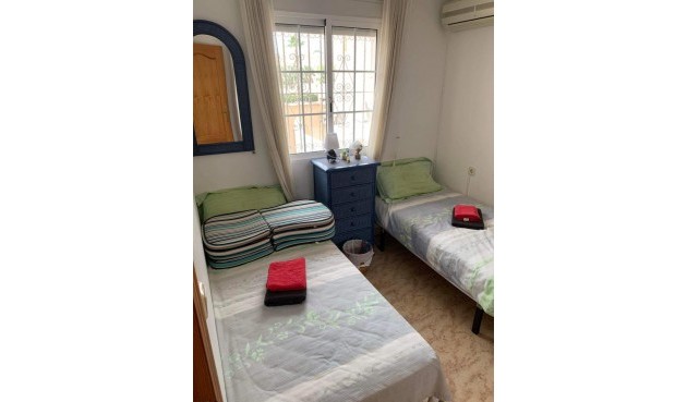 Återförsäljning - Villa -
Villamartin - Costa Blanca