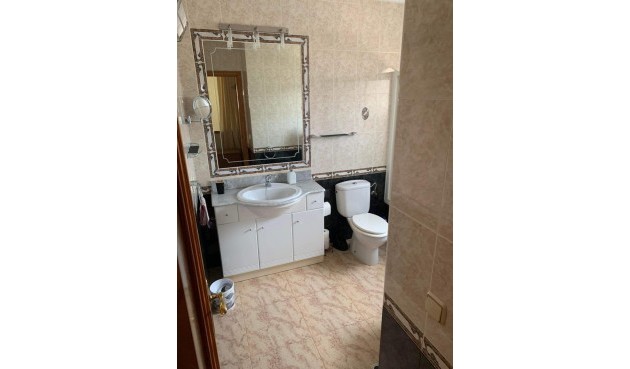 Återförsäljning - Villa -
Villamartin - Costa Blanca