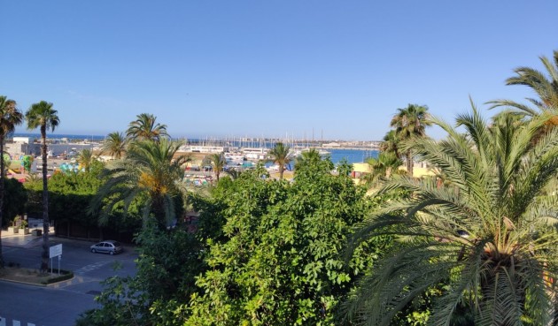 Återförsäljning - Apartment -
Torrevieja - Puerto