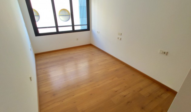 Återförsäljning - Apartment -
Torrevieja - Puerto