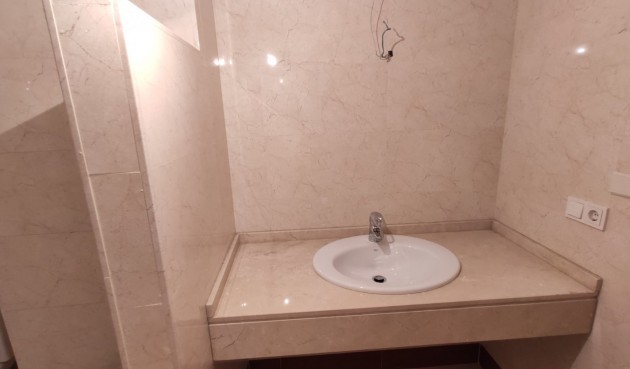 Återförsäljning - Apartment -
Torrevieja - Puerto