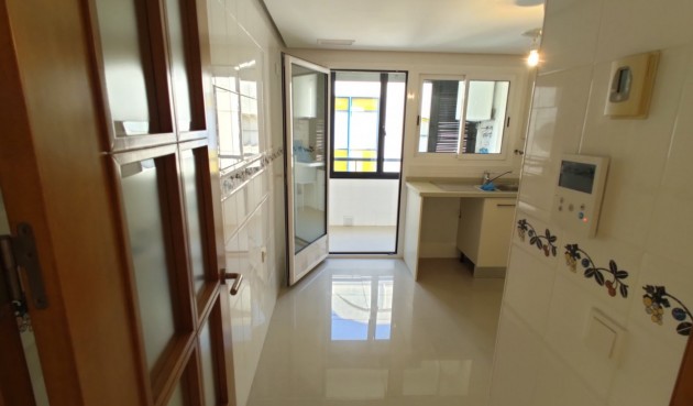 Återförsäljning - Apartment -
Torrevieja - Puerto