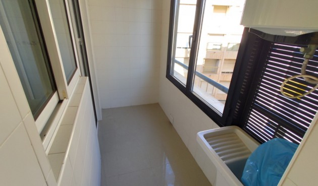 Återförsäljning - Apartment -
Torrevieja - Puerto