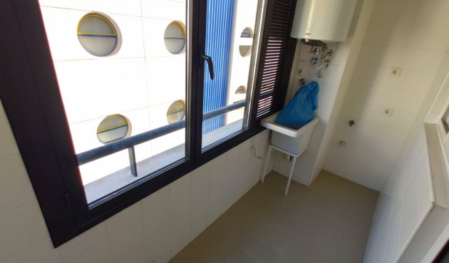 Återförsäljning - Apartment -
Torrevieja - Puerto