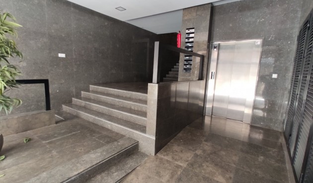 Återförsäljning - Apartment -
Torrevieja - Puerto