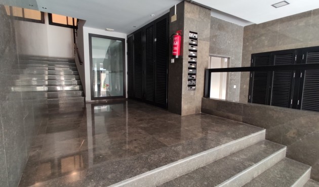 Återförsäljning - Apartment -
Torrevieja - Puerto