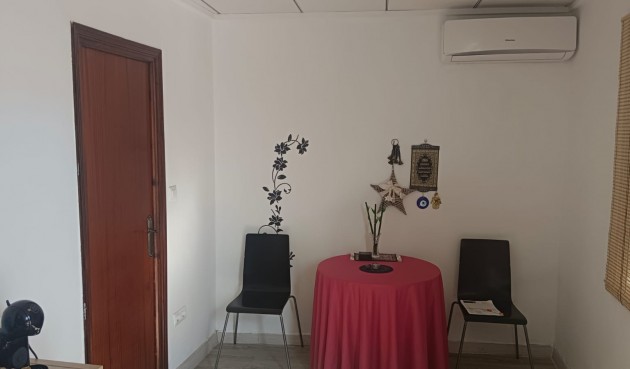 Resale - Town House -
Salinas - Inland