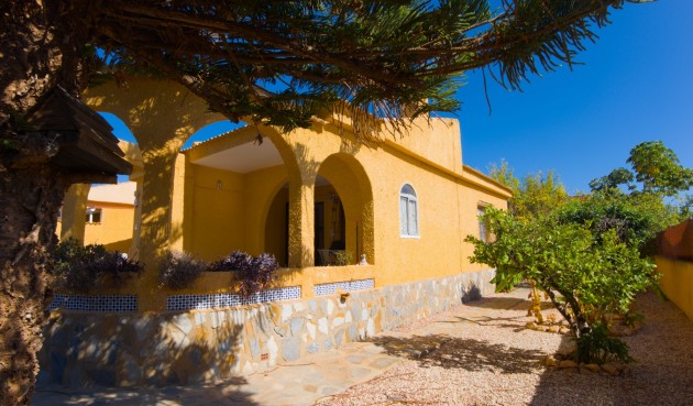 Resale - Villa -
La Siesta - Costa Blanca