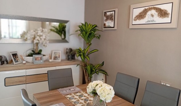 Brukt - Villa -
Villamartin - Costa Blanca