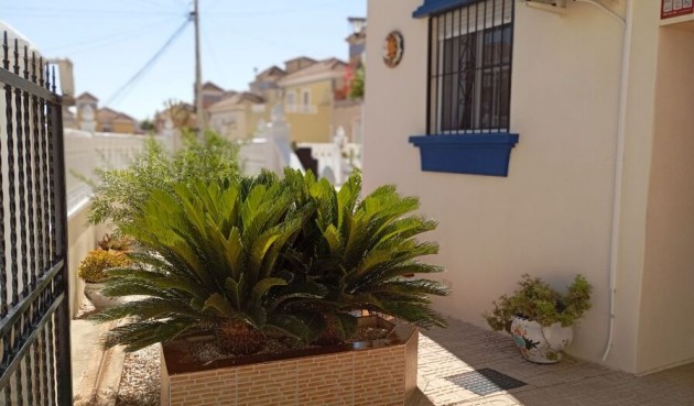 Brukt - Villa -
Villamartin - Costa Blanca