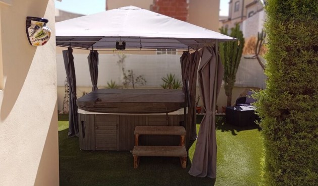 Brukt - Villa -
Villamartin - Costa Blanca