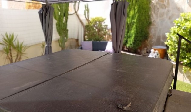 Brukt - Villa -
Villamartin - Costa Blanca