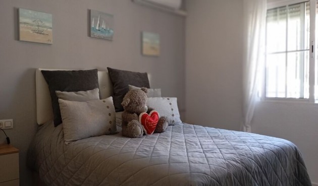 Brukt - Villa -
Villamartin - Costa Blanca