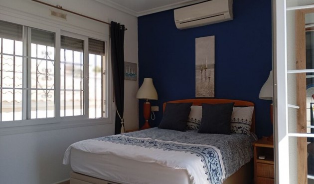 Brukt - Villa -
Villamartin - Costa Blanca