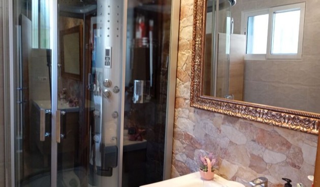 Brukt - Villa -
Villamartin - Costa Blanca