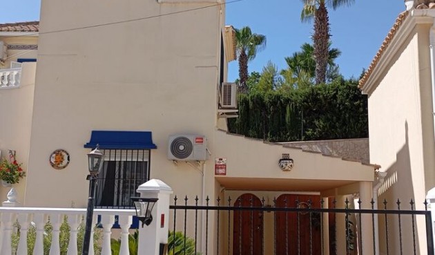 Brukt - Villa -
Villamartin - Costa Blanca