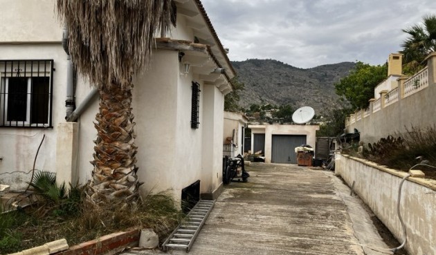 Resale - Villa -
Orxeta - Costa Blanca