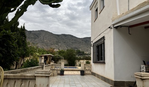 Resale - Villa -
Orxeta - Costa Blanca