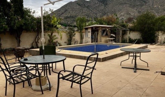 Resale - Villa -
Orxeta - Costa Blanca