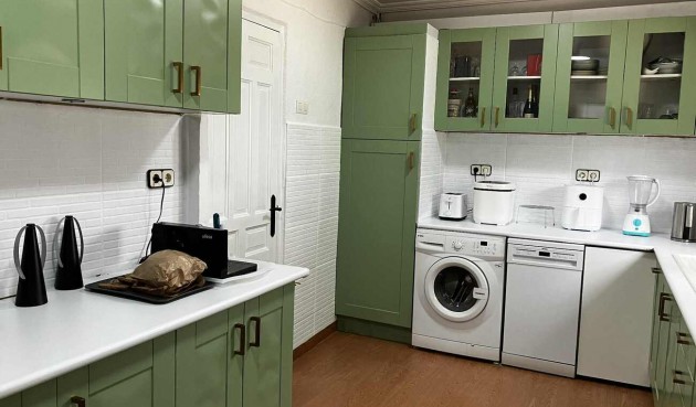 Resale - Villa -
Biar - Costa Blanca