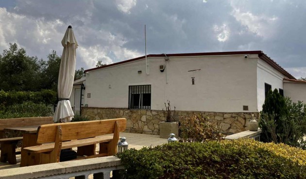 Resale - Villa -
Biar - Costa Blanca