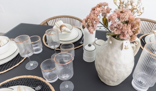 Resale - Villa -
El Chaparral - Inland