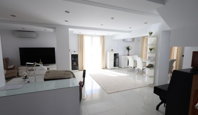 Resale - Villa -
Cabo Roig - Costa Blanca