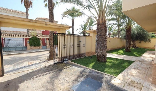 Resale - Villa -
Cabo Roig - Costa Blanca