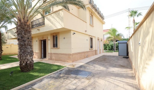 Resale - Villa -
Cabo Roig - Costa Blanca