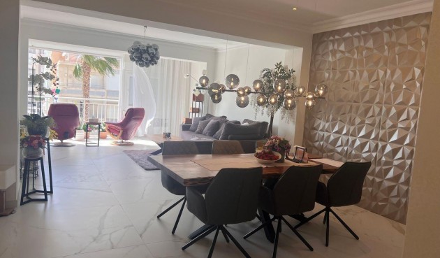 Resale - Apartment -
Torrevieja