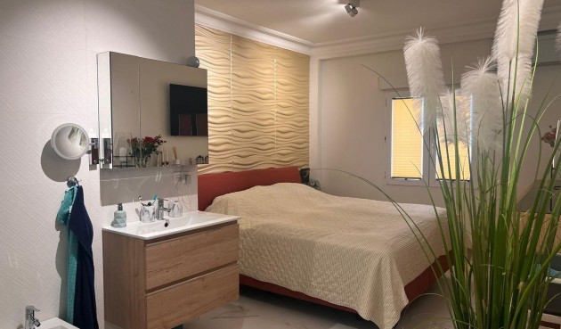 Resale - Apartment -
Torrevieja