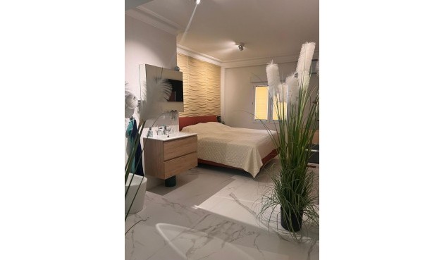 Resale - Apartment -
Torrevieja