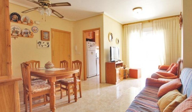 Resale - Apartment -
Guardamar del Segura - Pueblo