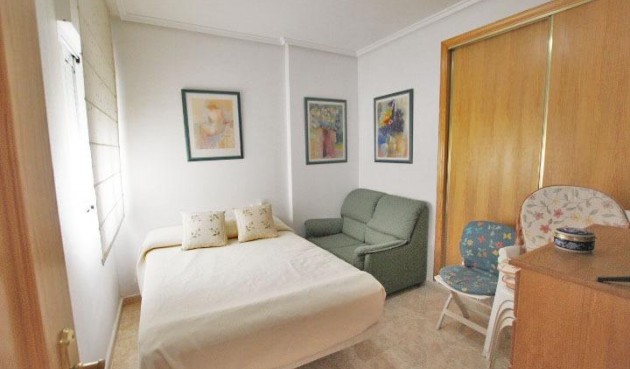 Resale - Apartment -
Guardamar del Segura - Pueblo