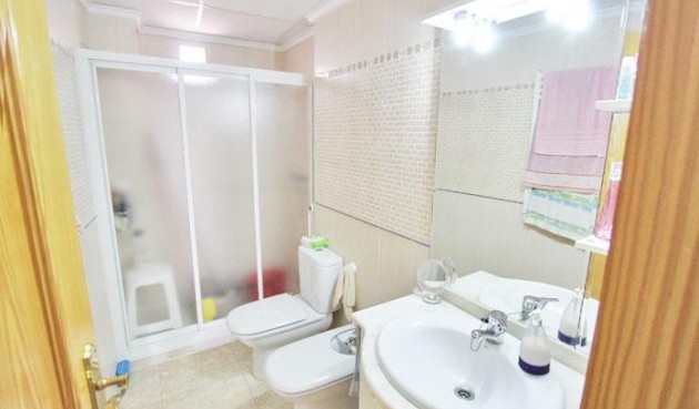 Resale - Apartment -
Guardamar del Segura - Pueblo