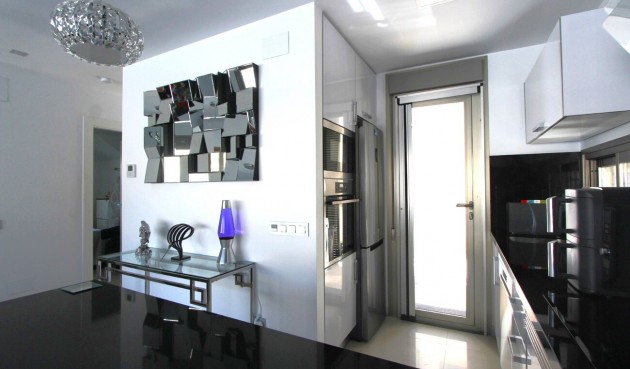 Återförsäljning - Villa -
Villamartin - El Galan