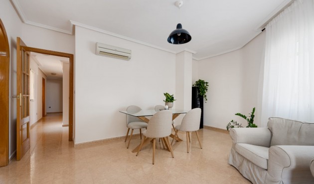 Resale - Apartment -
Jacarilla - Inland