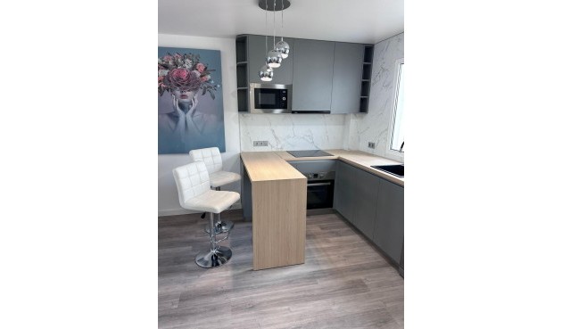 Resale - Apartment -
Torrevieja - Estacion De Autobuses