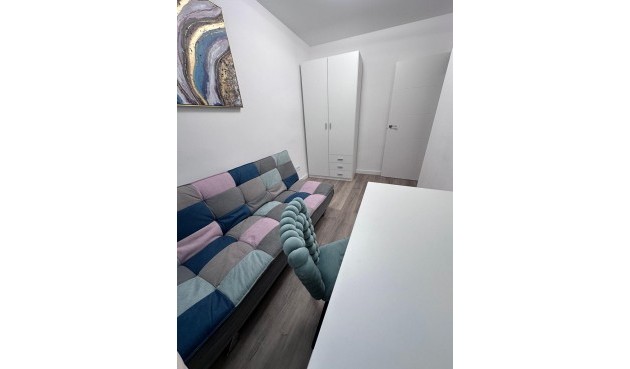 Resale - Apartment -
Torrevieja - Estacion De Autobuses