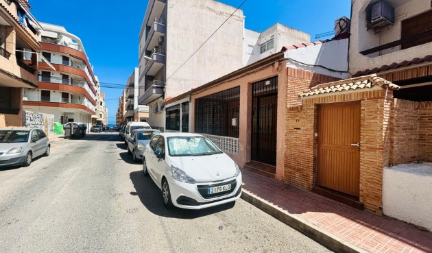 Reventa - Villa -
Torrevieja - Costa Blanca
